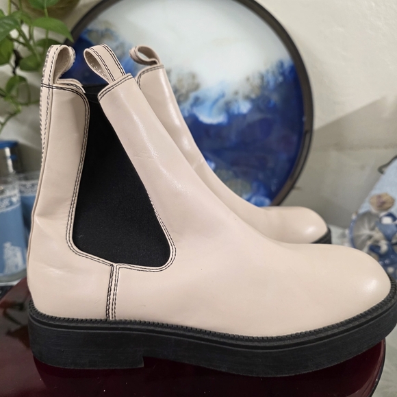 ASOS Bebo Sabina chelsea boots in ecru Size 38 - Picture 6 of 8